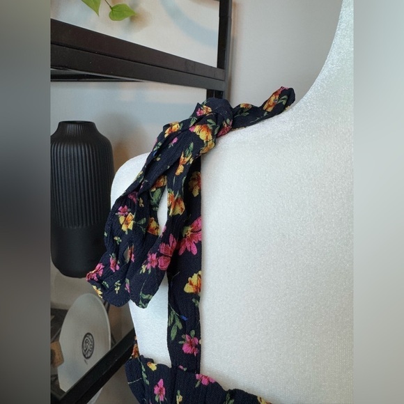 NWT LOST + WANDER PARTY TIL' DAWN SMOCKED FLORAL PRINT TIE STRAP CROP TOP SIZE M - Picture 5 of 10